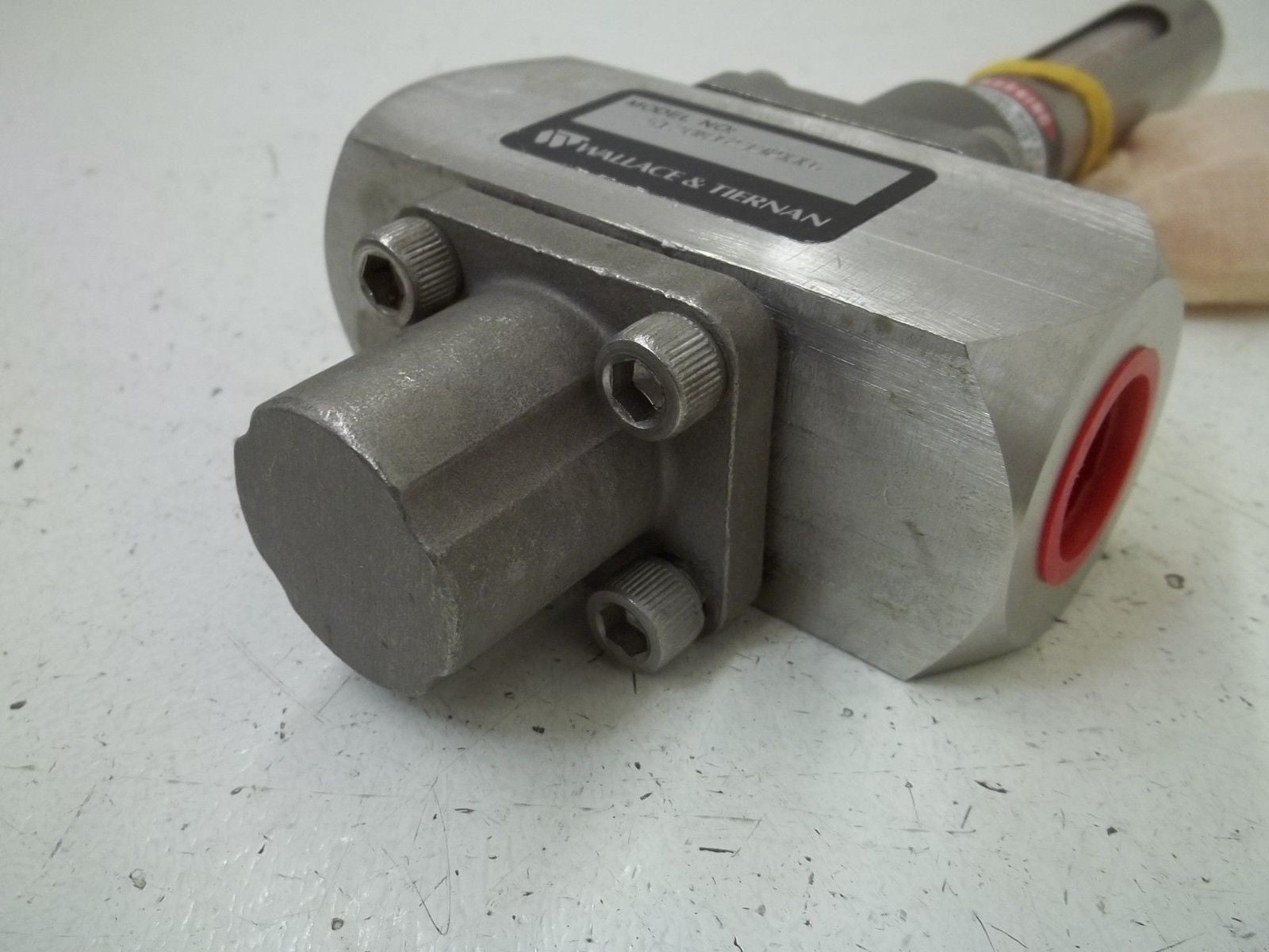 WALLACE & TIERNAN 5120M12332XXL ARMORED PURGE METER 3/4" *USED*
