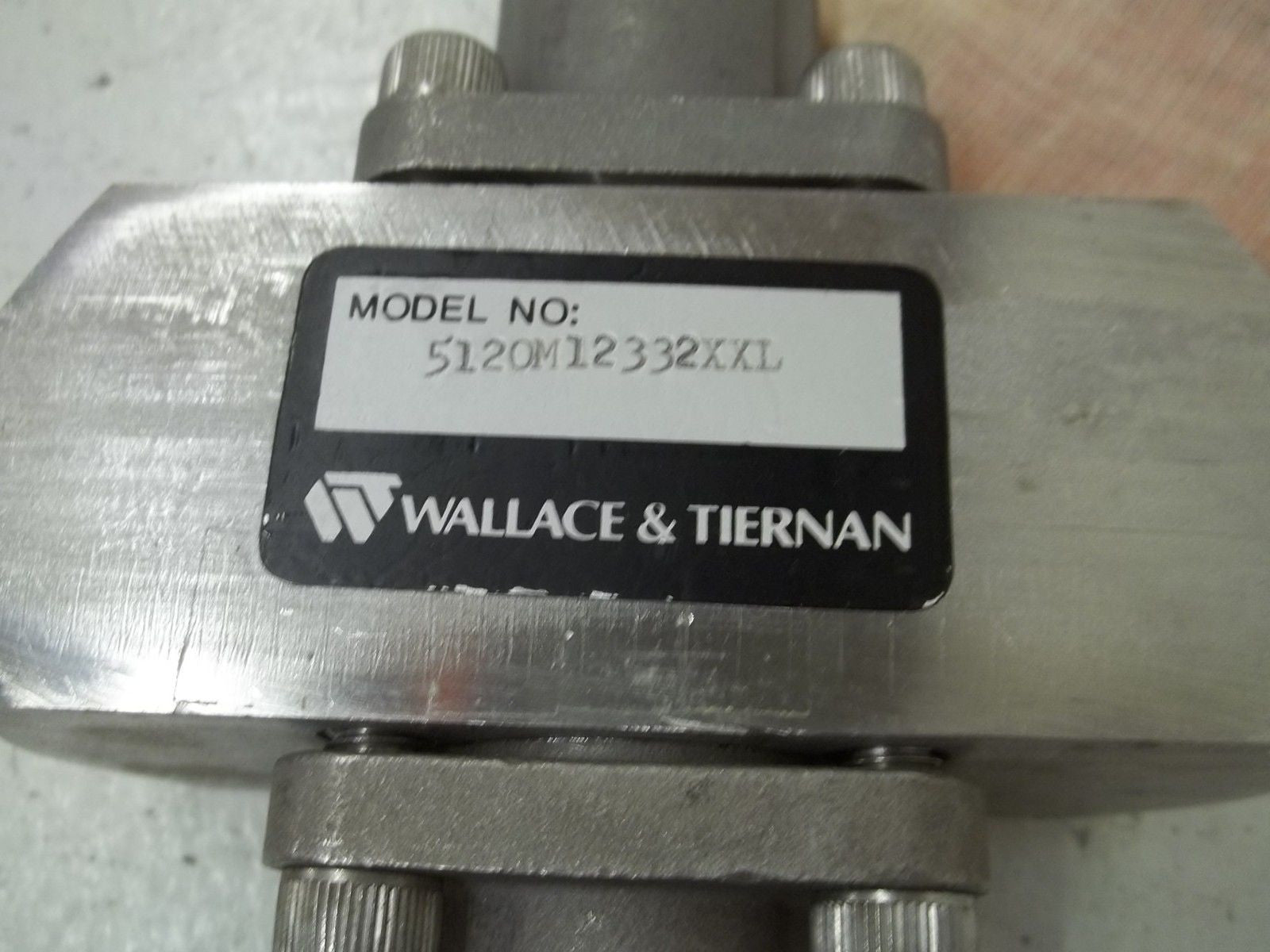 WALLACE & TIERNAN 5120M12332XXL ARMORED PURGE METER 3/4" *USED*
