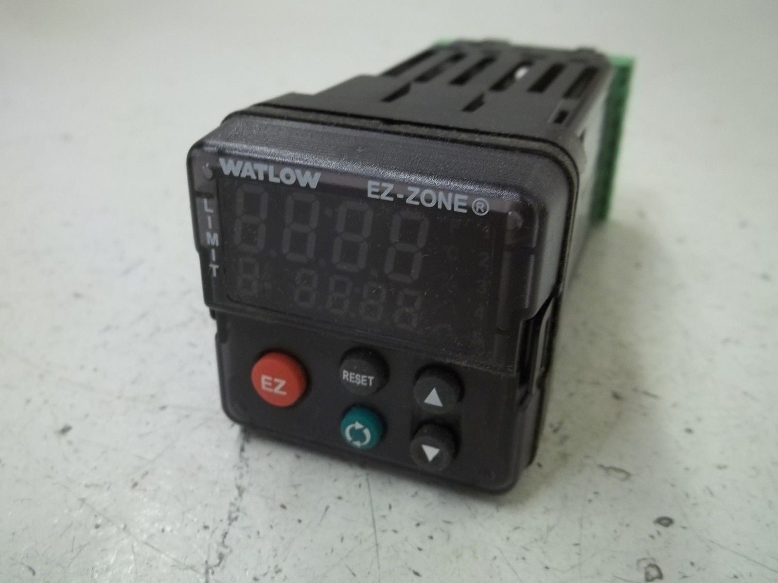 WALTOW PM6L1AJ-AAAADAA TEMPERATURE CONTROLLER *NEW IN BOX*