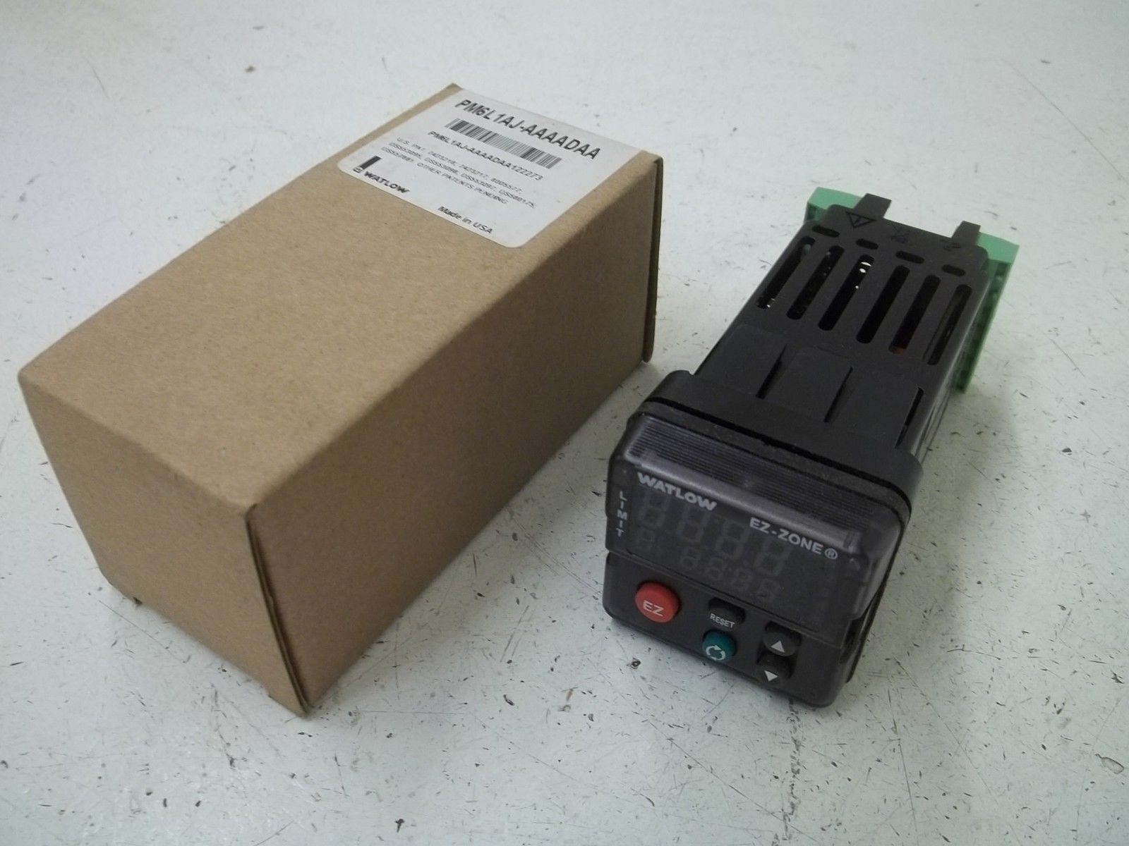 WALTOW PM6L1AJ-AAAADAA TEMPERATURE CONTROLLER *NEW IN BOX*