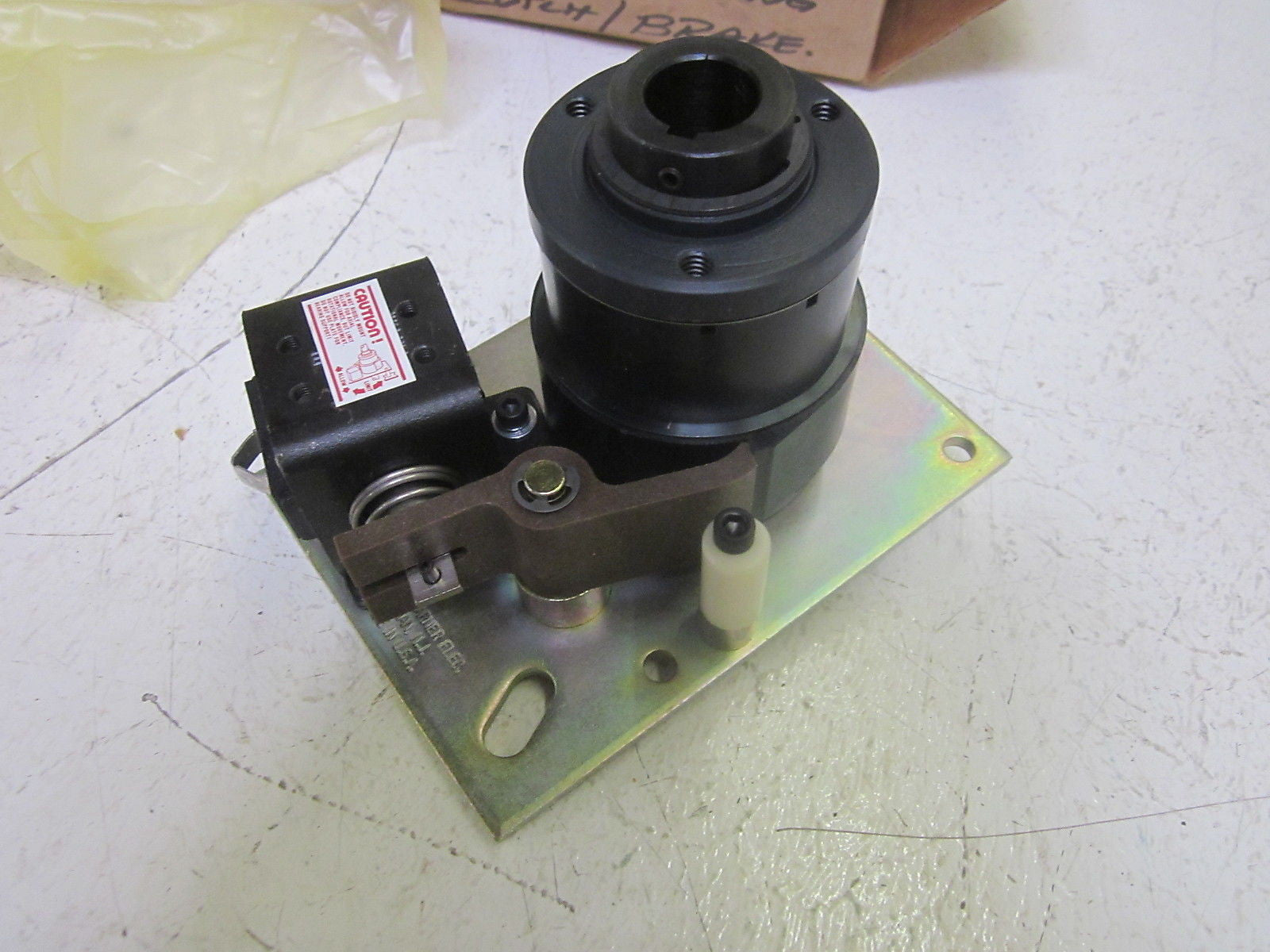 WARNER ELECTRIC 306-17053 CB6 CW 115V .75" 1ST AO *NEW IN BOX*
