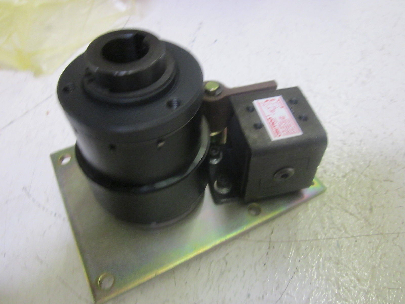 WARNER ELECTRIC 306-17053 CB6 CW 115V .75" 1ST AO *NEW IN BOX*
