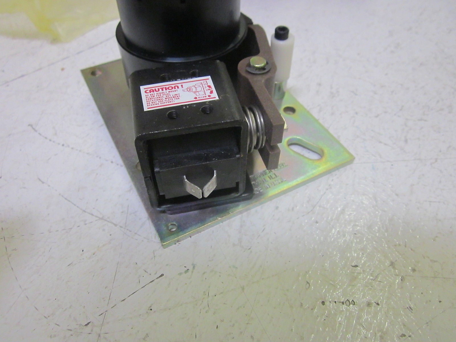 WARNER ELECTRIC 306-17053 CB6 CW 115V .75" 1ST AO *NEW IN BOX*