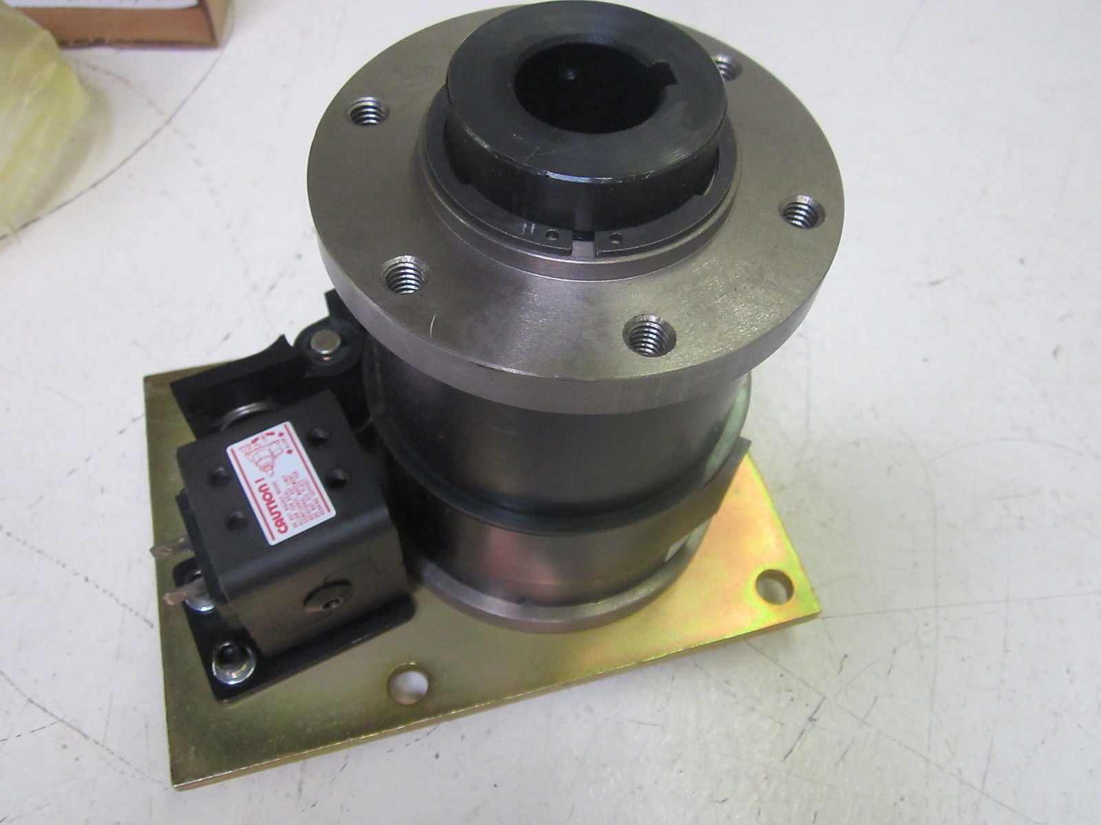 WARNER ELECTRIC 308-27-158 24V *NEW IN BOX*
