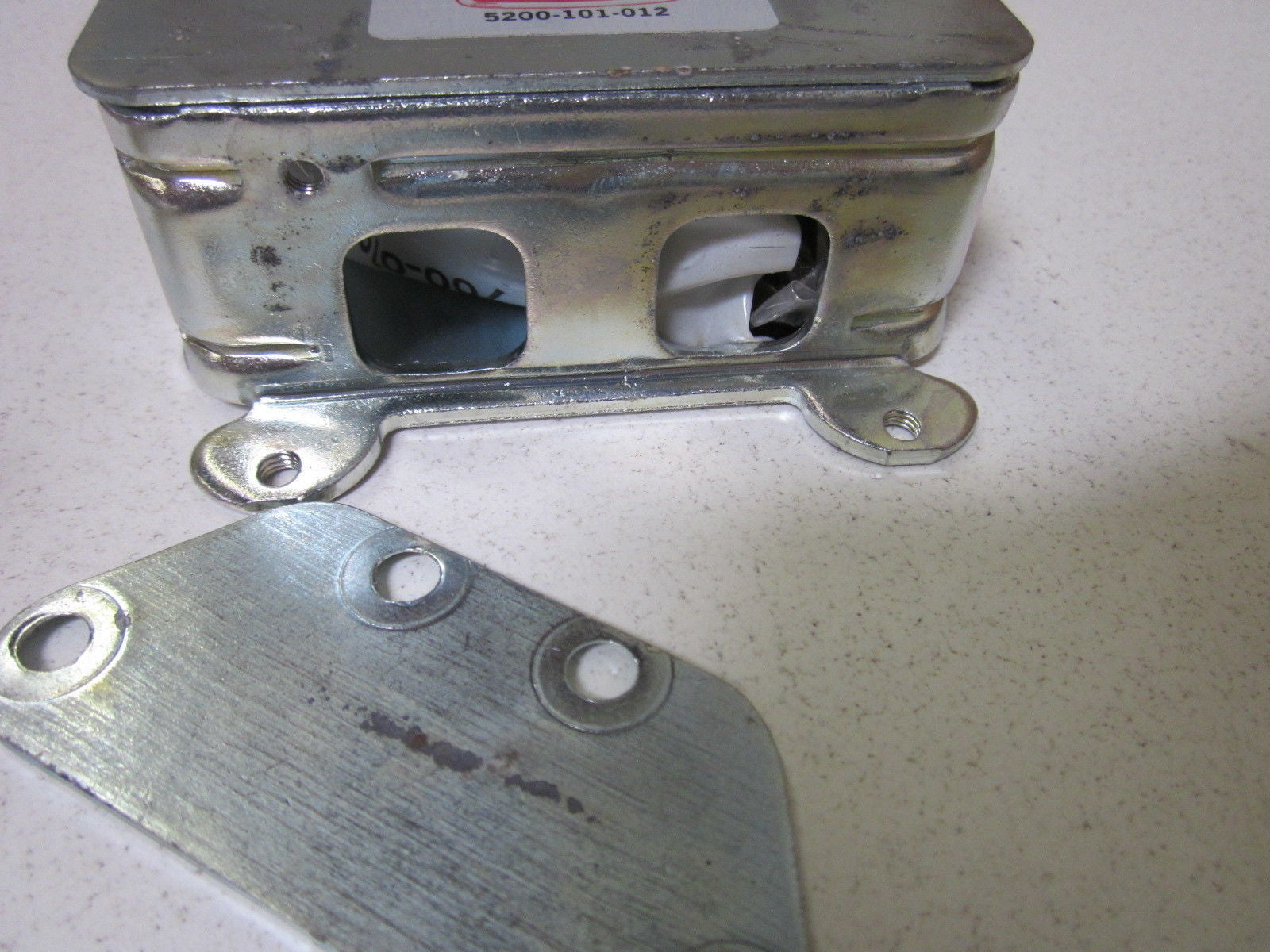 WARNER ELECTRIC 5200-101-012 (WRITING ON BOX) *USED*