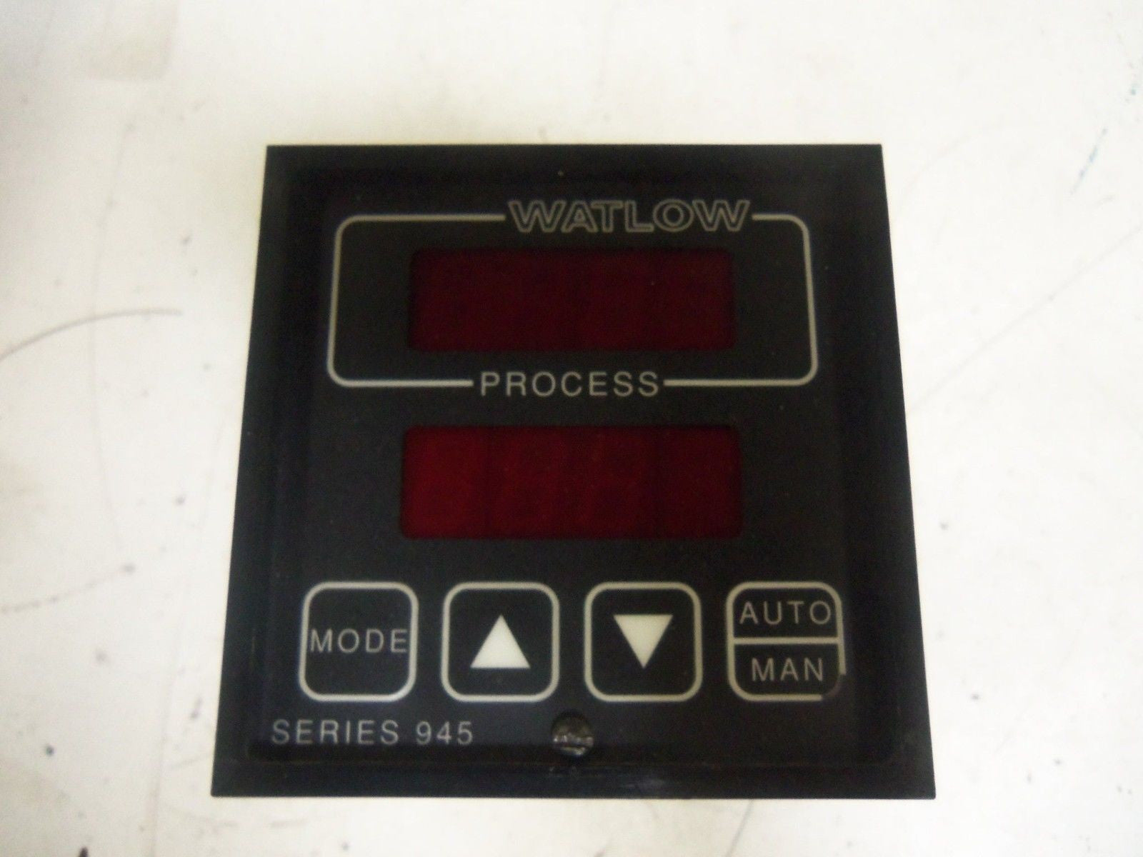 WATLOW CONTROLS 945A-2FD2-A000 TEMPERATURE CONTROLLER *NEW NO BOX*