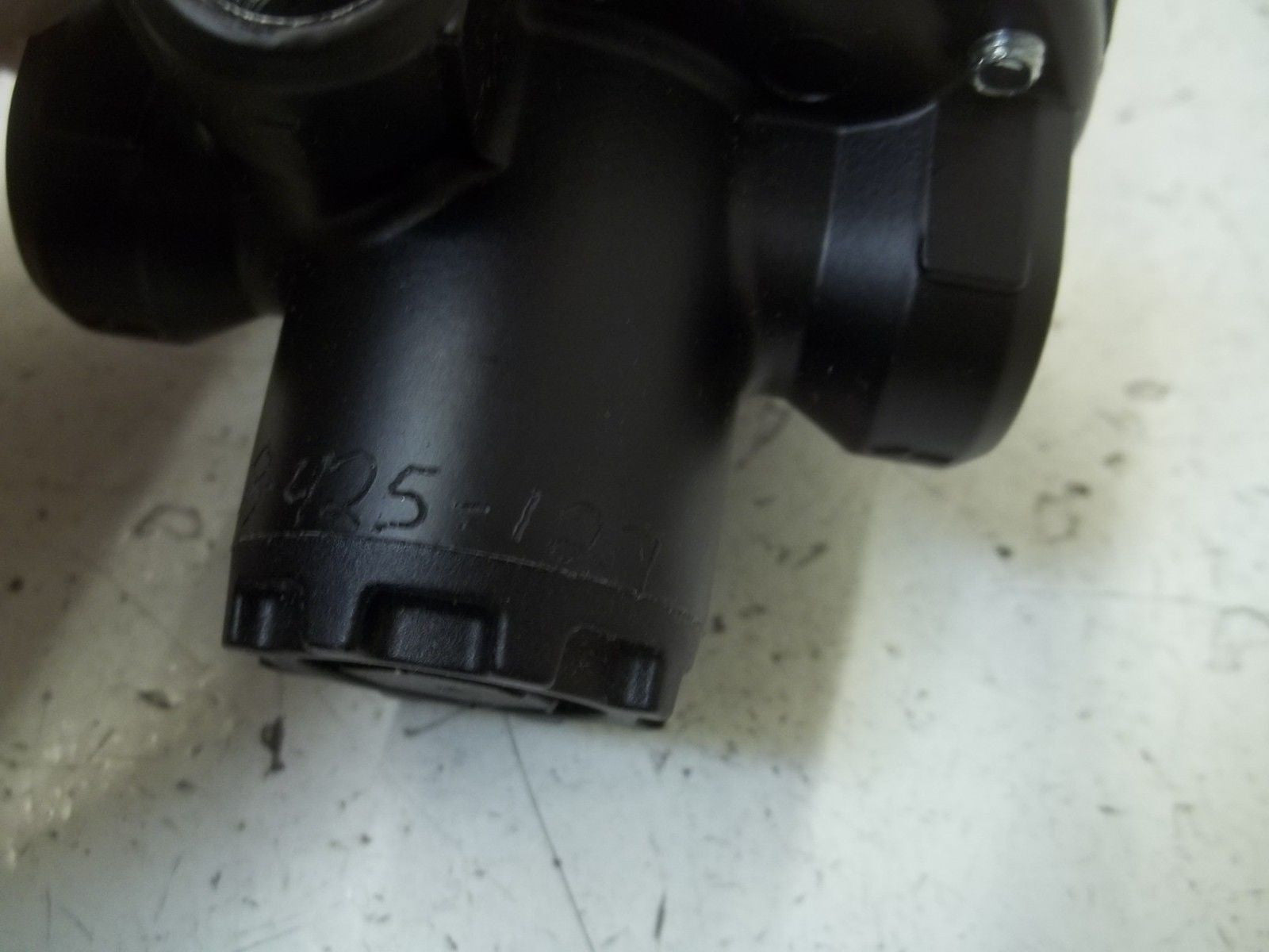WATTS 8-425-127 REGULATOR *NEW NO BOX*
