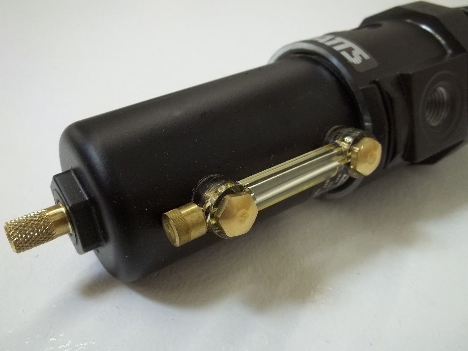 WATTS B11-02WJCGM3 INTEGRAL FILTER/REGULATOR GAUGE *NEW OUT OF  A BOX*