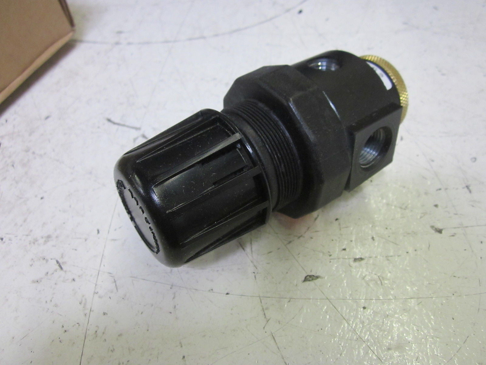 WATTS R10-03D/M3 REGULATOR *NEW IN BOX*
