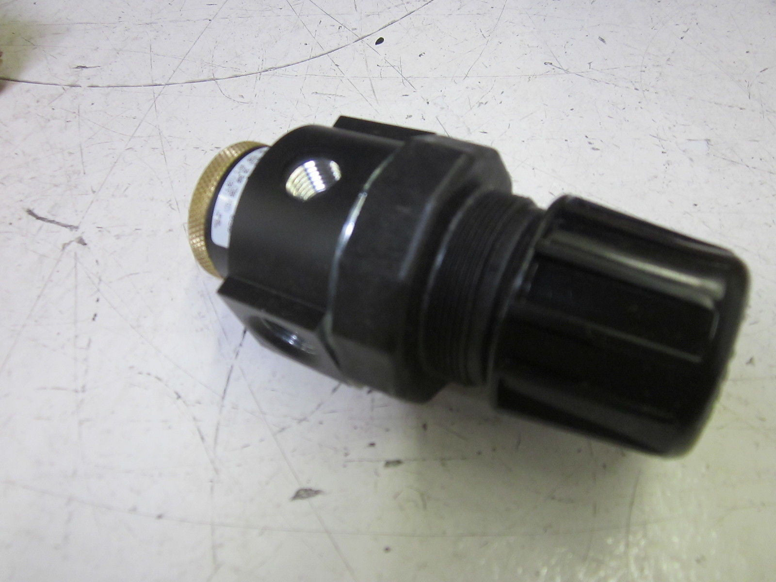 WATTS R10-03D/M3 REGULATOR *NEW IN BOX*