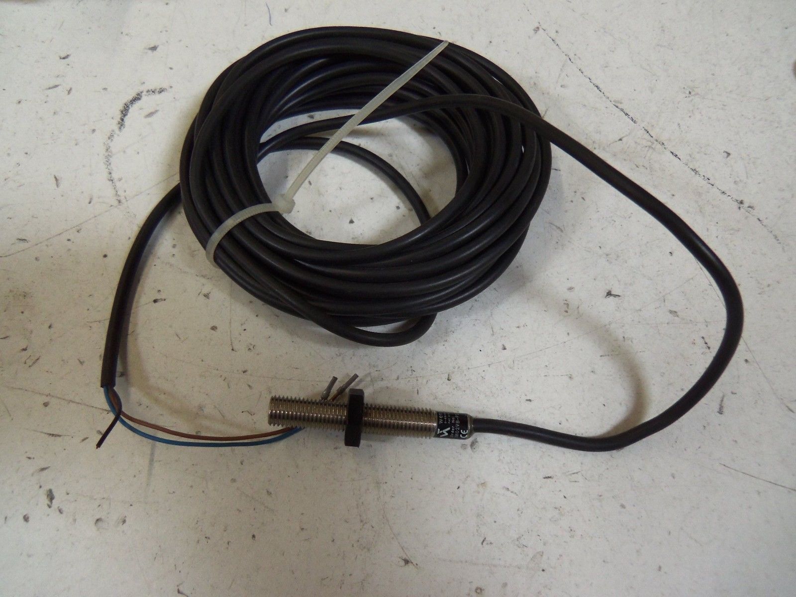 WENGLOR IM02VB-P24 PROXIMITY SENSOR *USED*