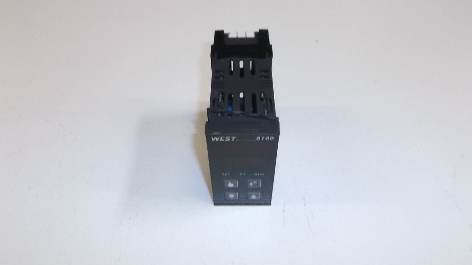 WEST CONTROLLER RELAY N8101Z210000 *USED*