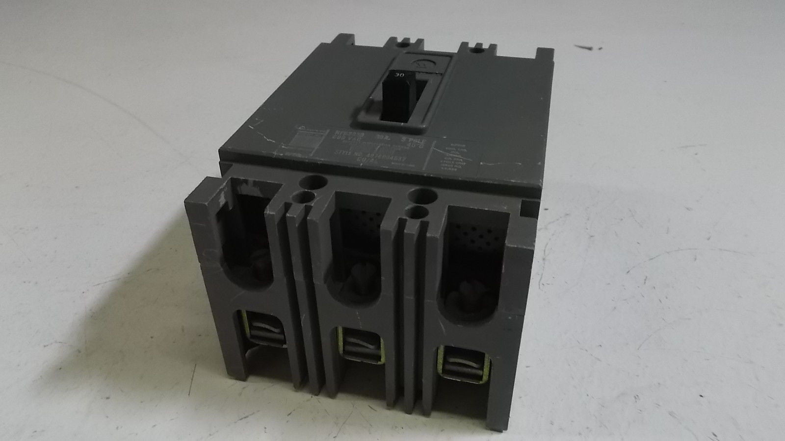 WESTINGHOUSE CIRCUIT BREAKER HFB3030 *USED*