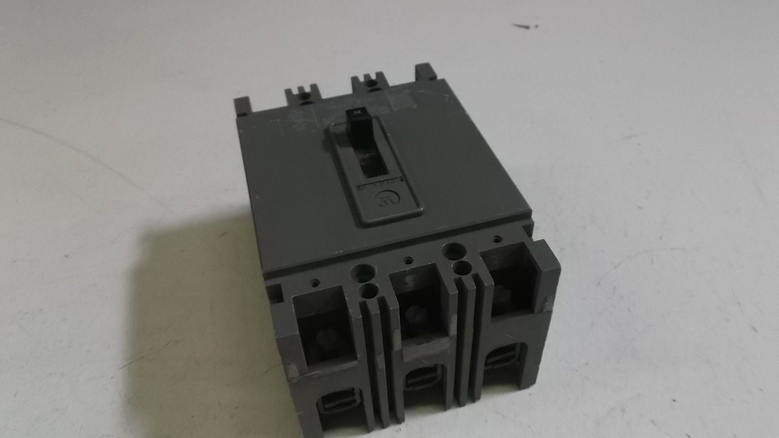 WESTINGHOUSE CIRCUIT BREAKER HFB3030 *USED*