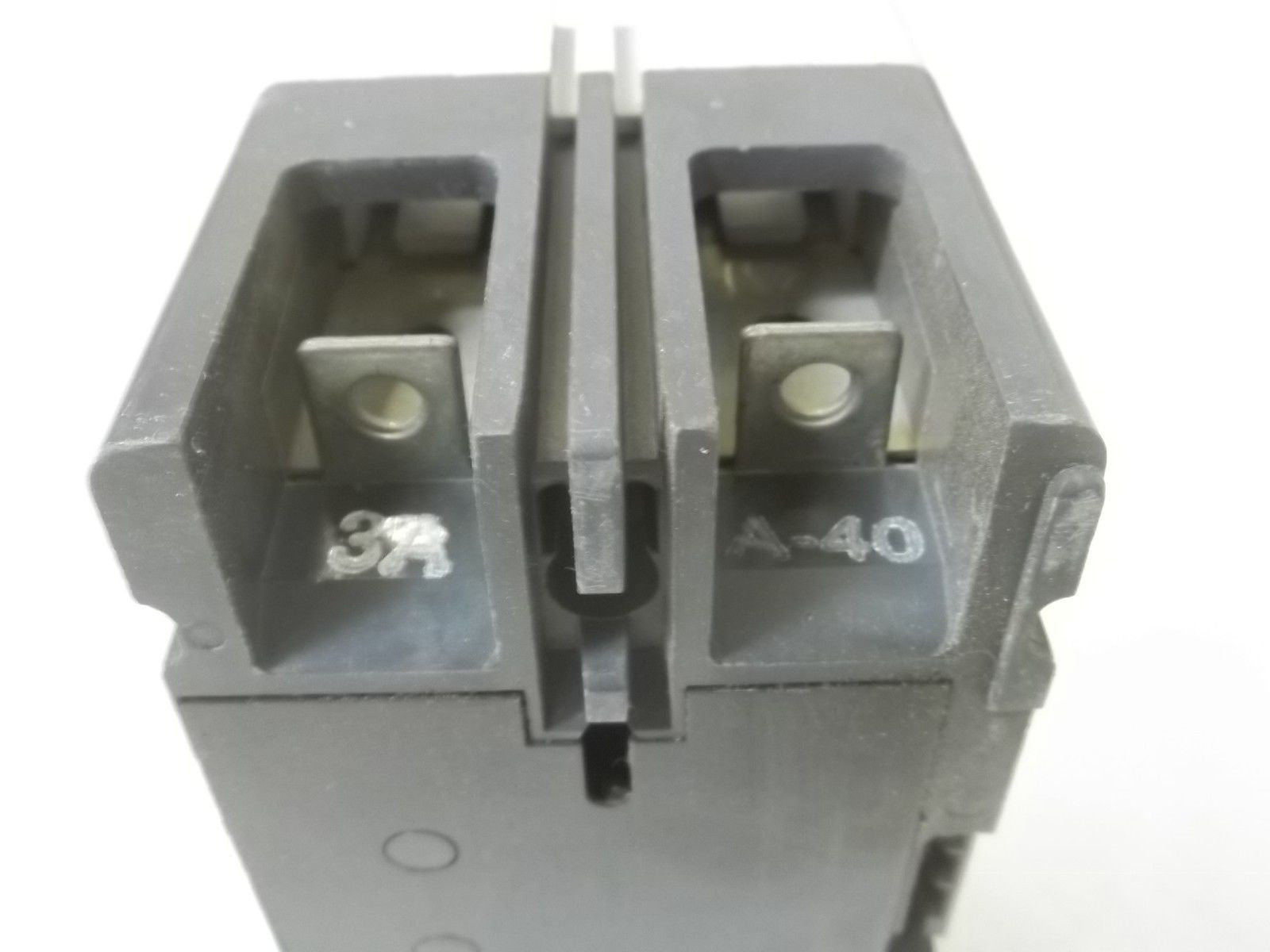 WESTINGHOUSE EHD2040 INDUSTRIAL CIRCUIT BREAKER 480VAC 2-POLE 40AMPS *USED*