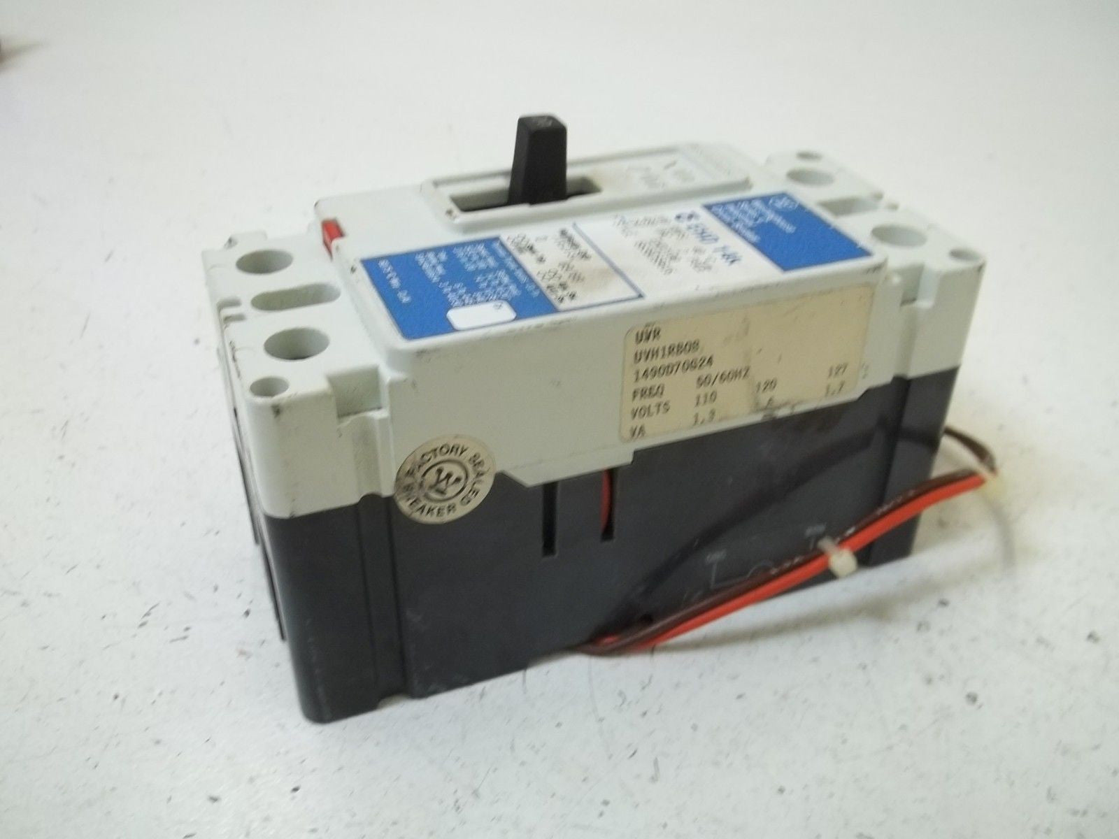 WESTINGHOUSE EHD2100 CIRCUIT BREAKER w/ UVR *USED*