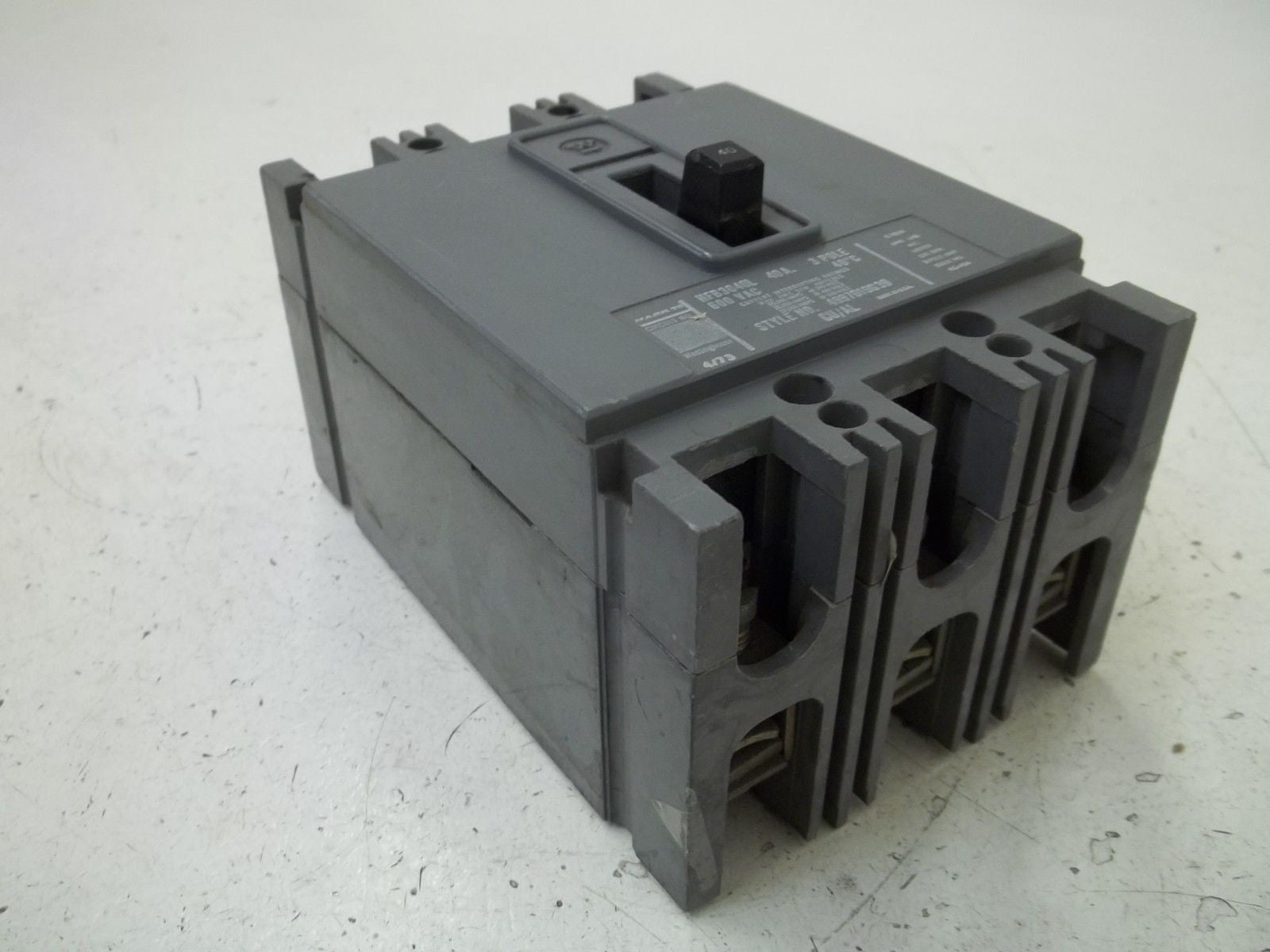 WESTINGHOUSE HFB3040L CIRCUIT BREAKER *USED*
