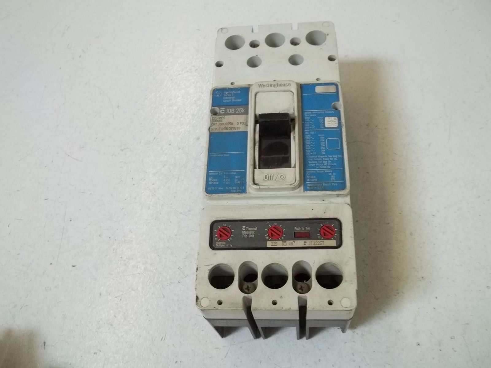 WESTINGHOUSE JDB3225W CIRCUIT BREAKER *USED*