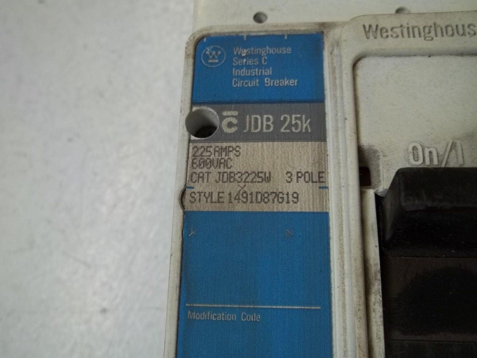 WESTINGHOUSE JDB3225W CIRCUIT BREAKER *USED*