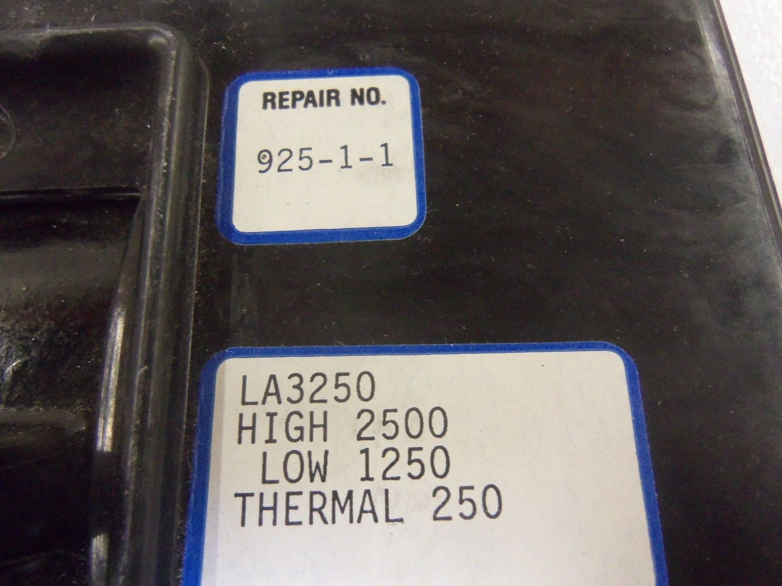 WESTINGHOUSE LA3250 CIRCUIT BREAKER w/ 2611D42G12 AUX SWITCH (REPAIRED)*USED*