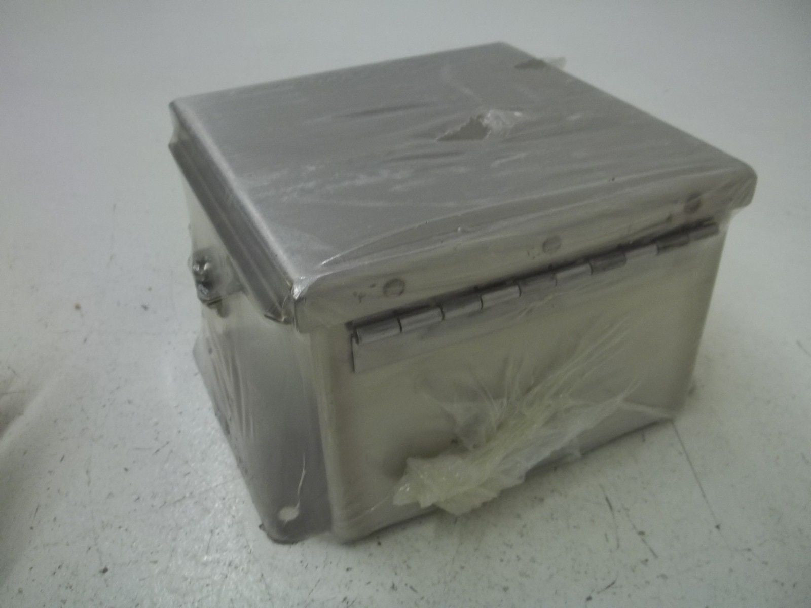 WIEGMANN BN4060604CHSSWW ENCLOSURE *NEW IN BOX*