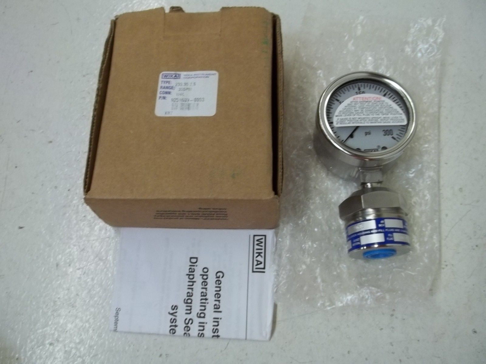 WIKA 9251669-0003 TYPE 233.30 2.5 RANGE 300PSI GAUGE *NEW IN BOX*