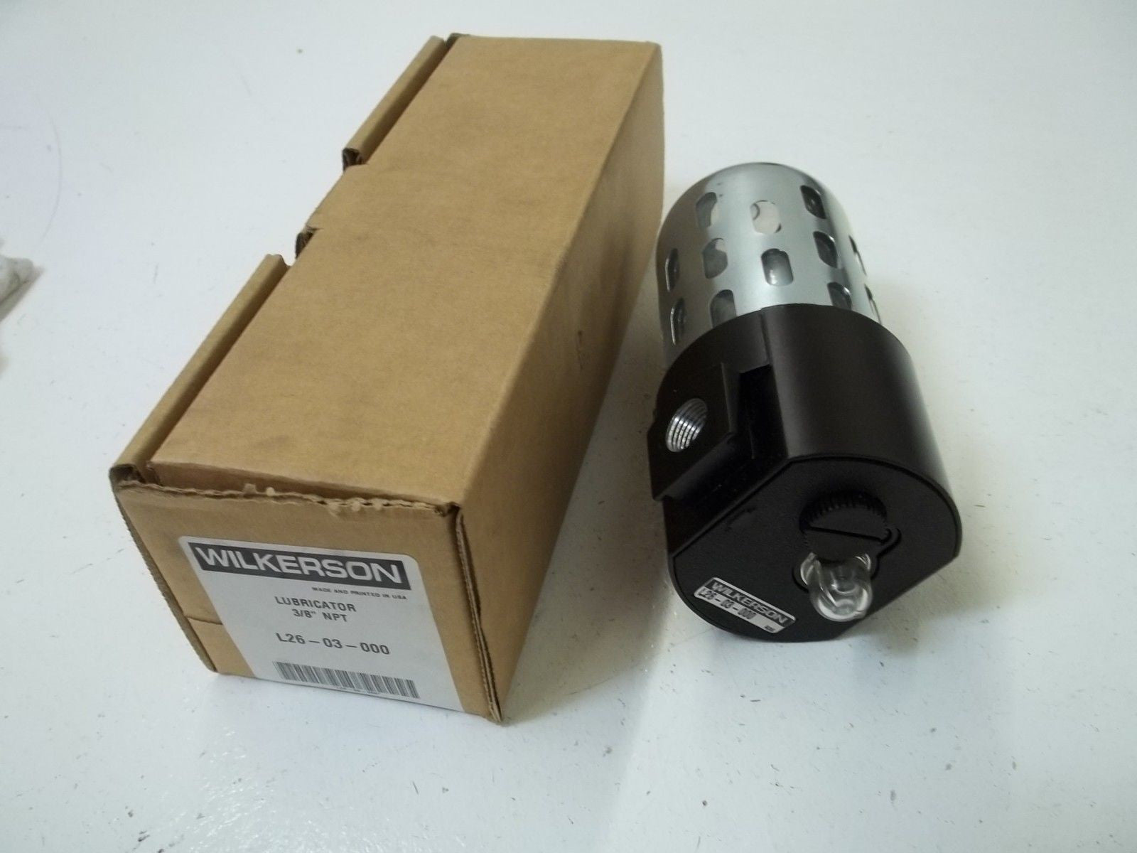 WILKERSON L26-03-000 LUBRICATOR 3/8"NPT *NEW IN BOX*