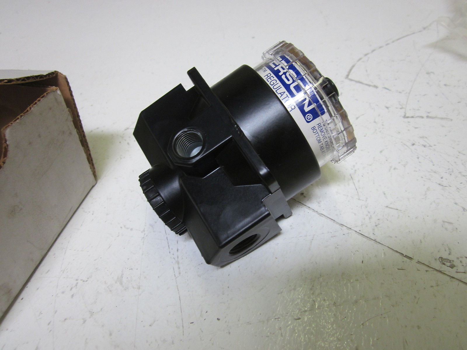 WILKERSON R21-03-000 DIAL AIR REGULATOR *NEW IN BOX*