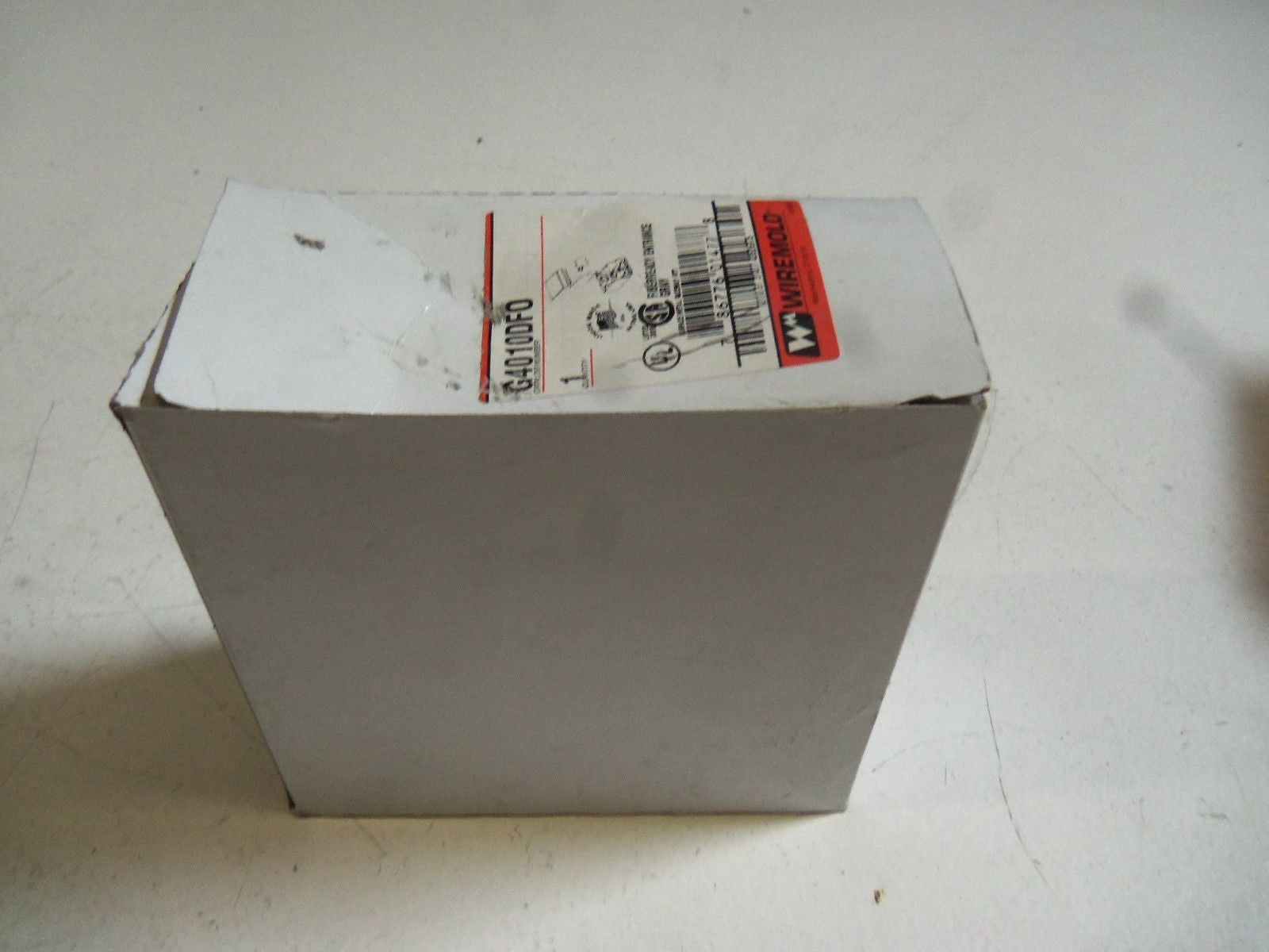 WIREMOLD G4010DF0 *NEW IN BOX*