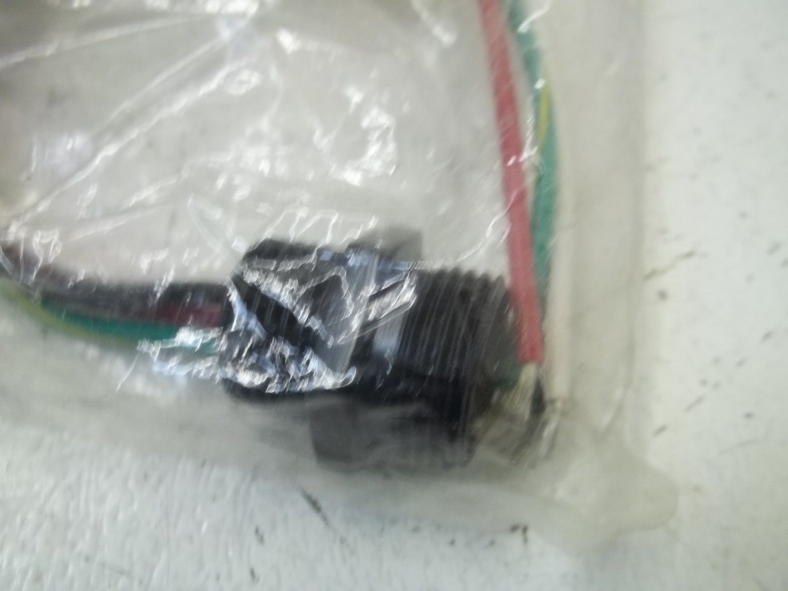 DANIEL WOODHEAD 41104 1R4004A20A120 RECEPTACLE * NEW IN FACTORY BAG *