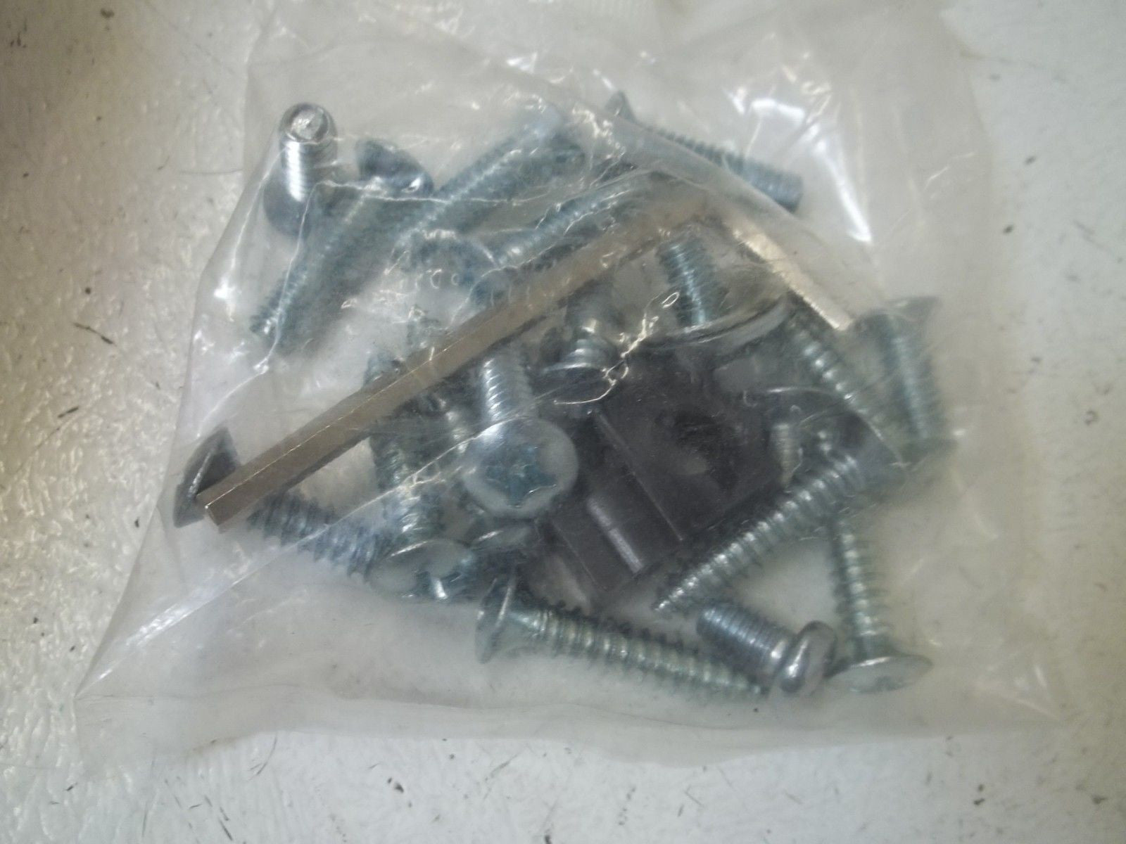 YALE 20-1101-0001-078 COMMERCIAL PARALLEL ARM DOOR CLOSE *NEW IN BOX*