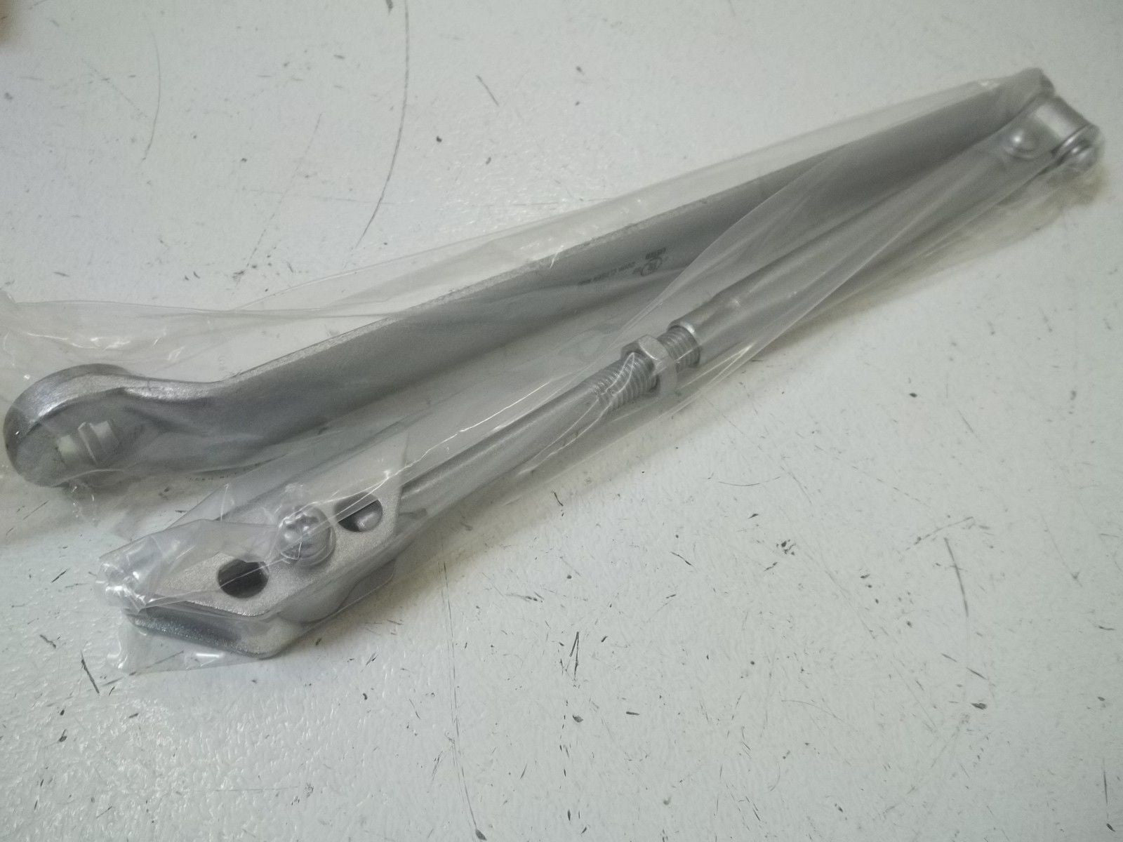 YALE 20-1101-0001-078 COMMERCIAL PARALLEL ARM DOOR CLOSE *NEW IN BOX*