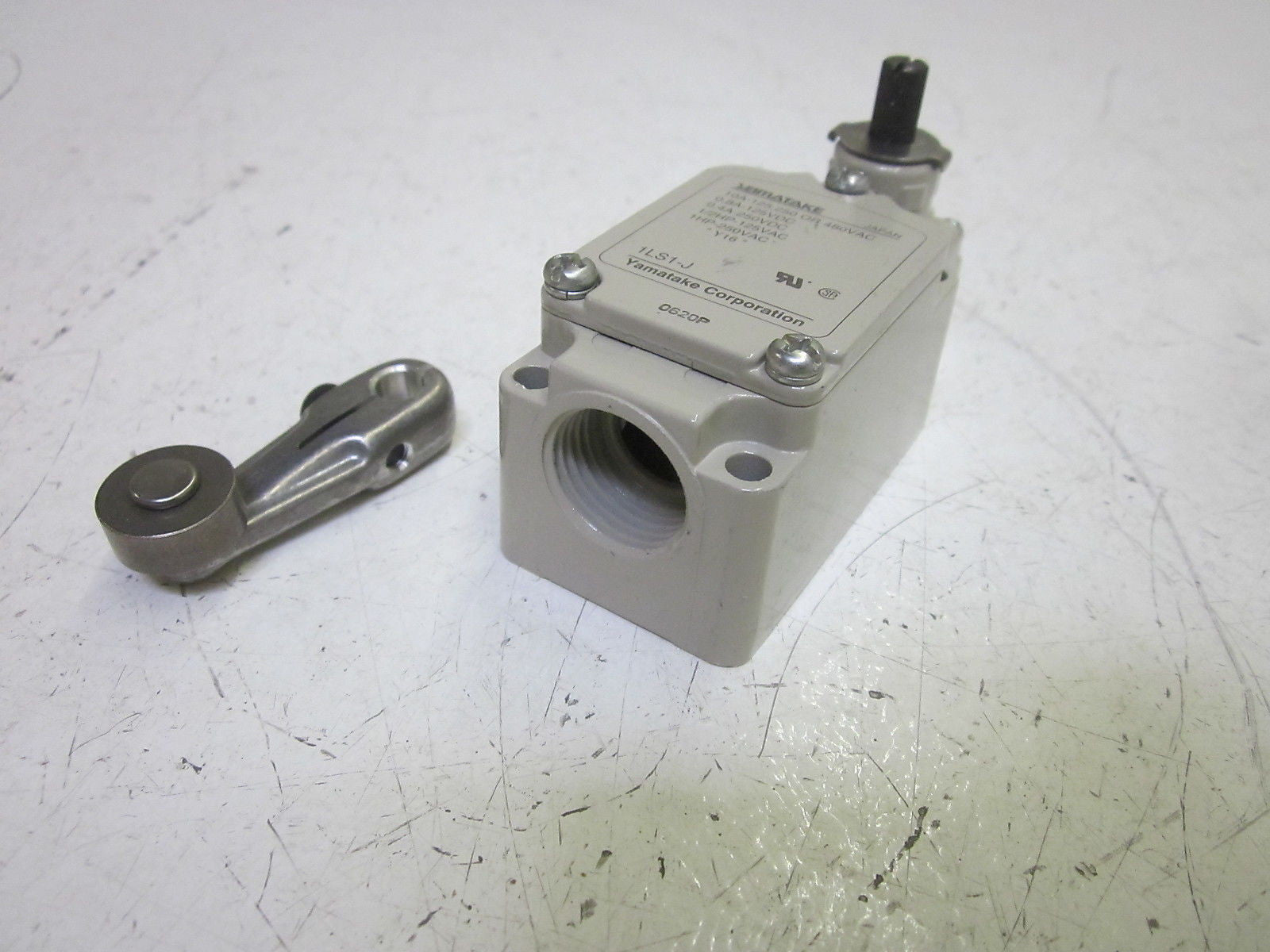 YAMATAKE 1LS1-J LIMIT SWITCH *USED*