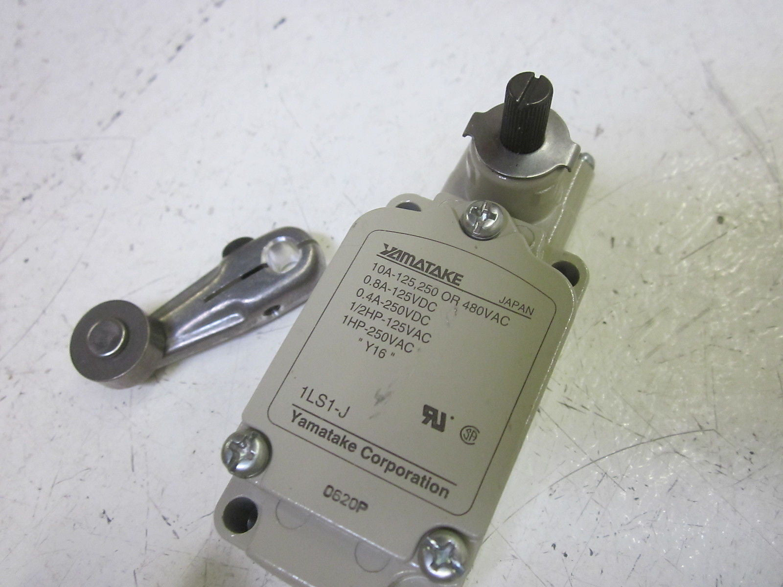 YAMATAKE 1LS1-J LIMIT SWITCH *USED*