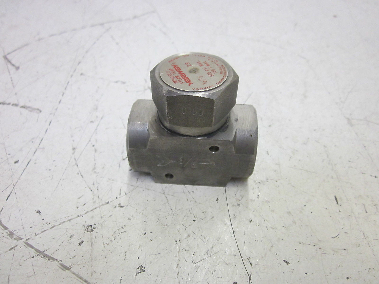 YARWAY 29 IMPULSE STEAM TRAP 3/8" / 1/2" 600PSI 750F *USED*