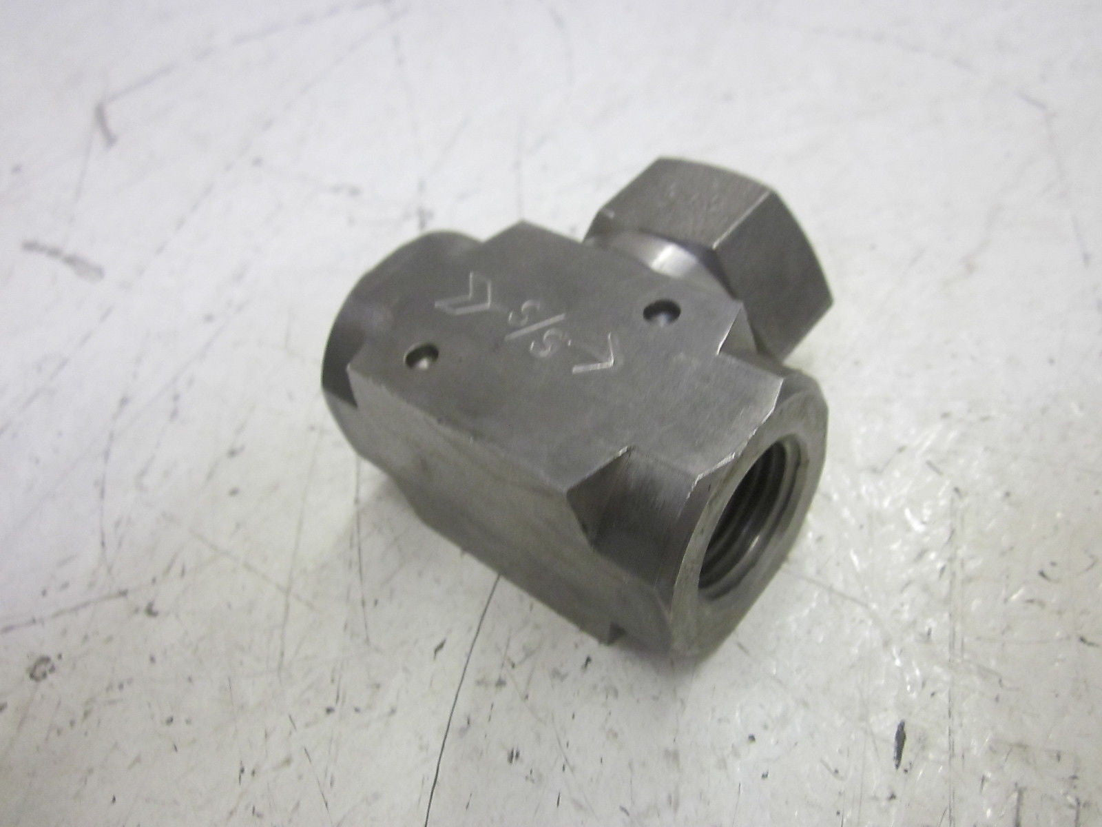 YARWAY 29 IMPULSE STEAM TRAP 3/8" / 1/2" 600PSI 750F *USED*