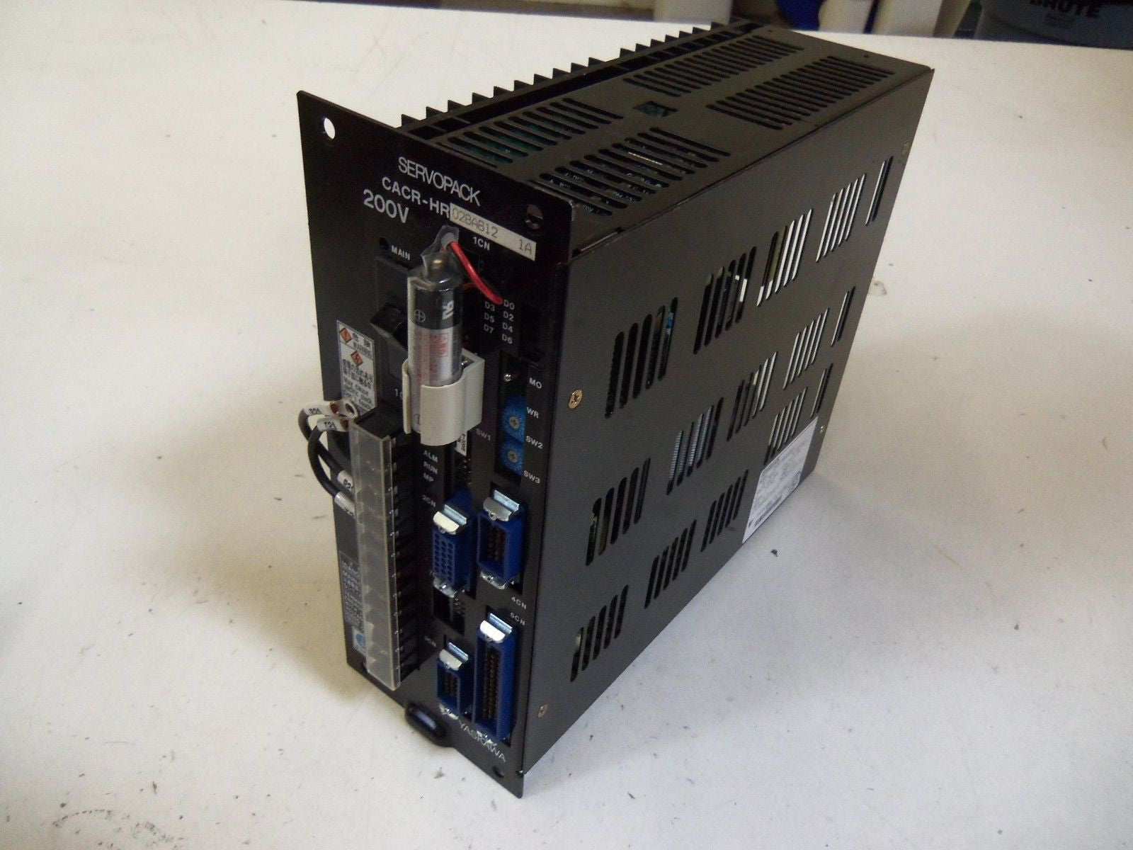 YASKAWA SERVOPACK CACR-HR02BAB12 SERVO DRIVE *USED*