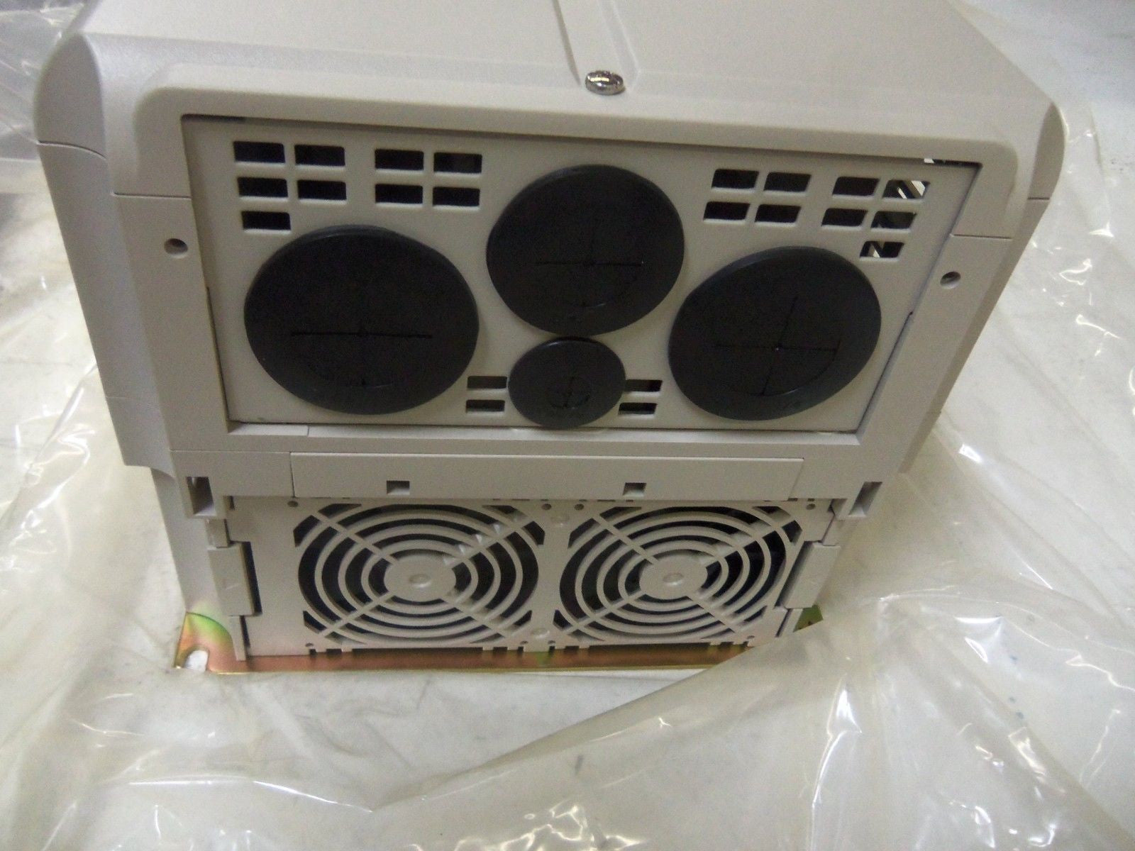 YASKAWA CIMR-P7U4015 *NEW IN BOX*