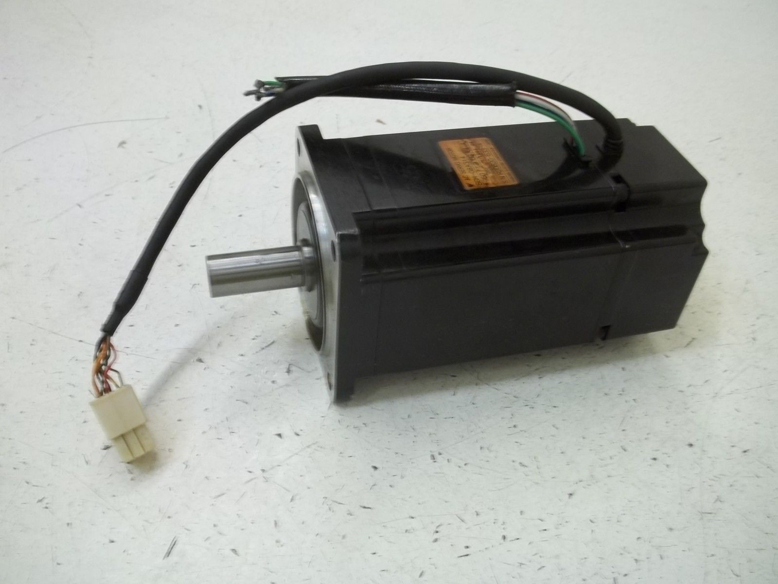 YASKAWA SGM-08A314 AC SERVO MOTOR *USED*