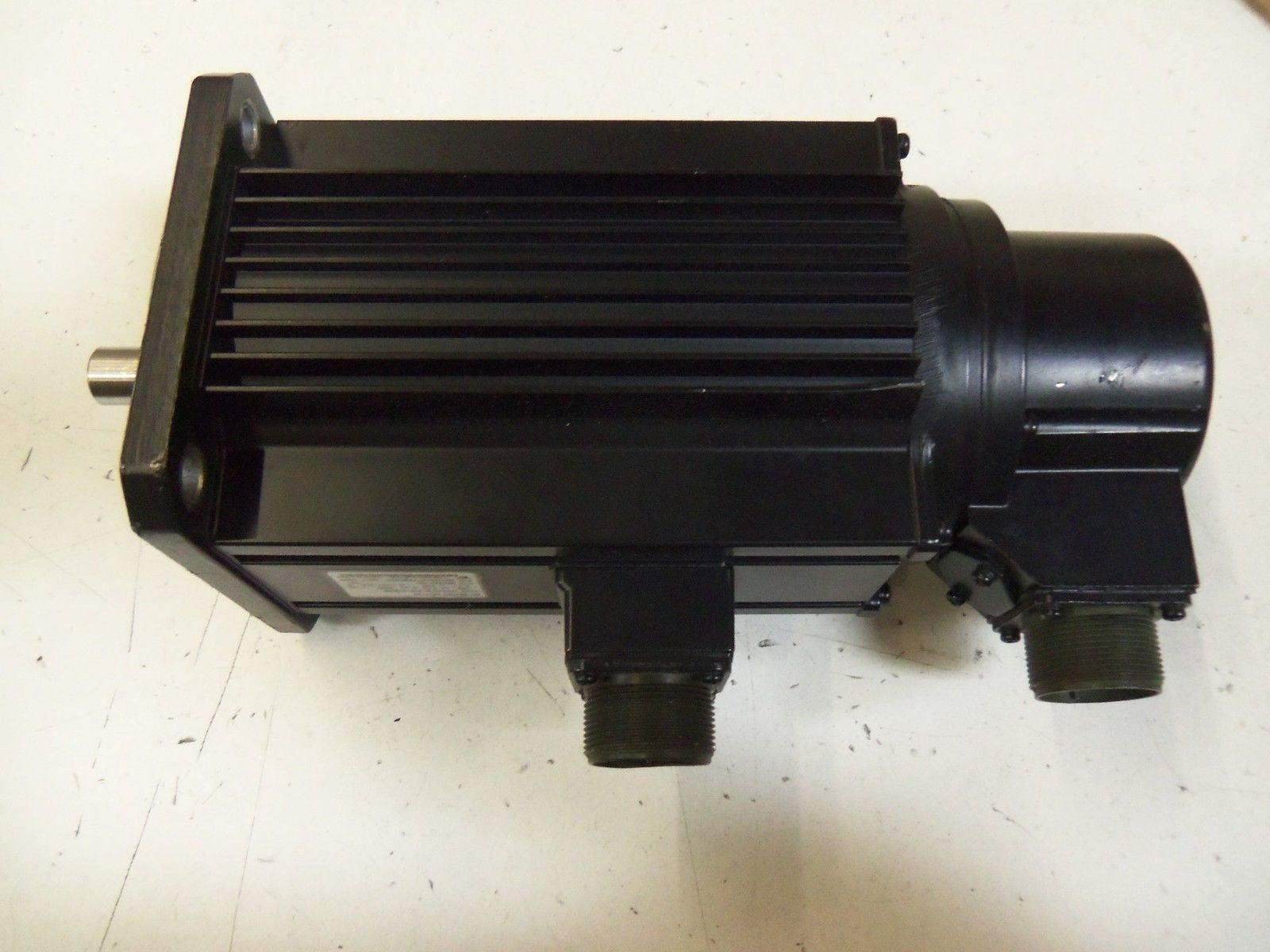 YASKAWA USAREM-07CSL2KB AC SERVO MOTOR *NEW NO BOX*