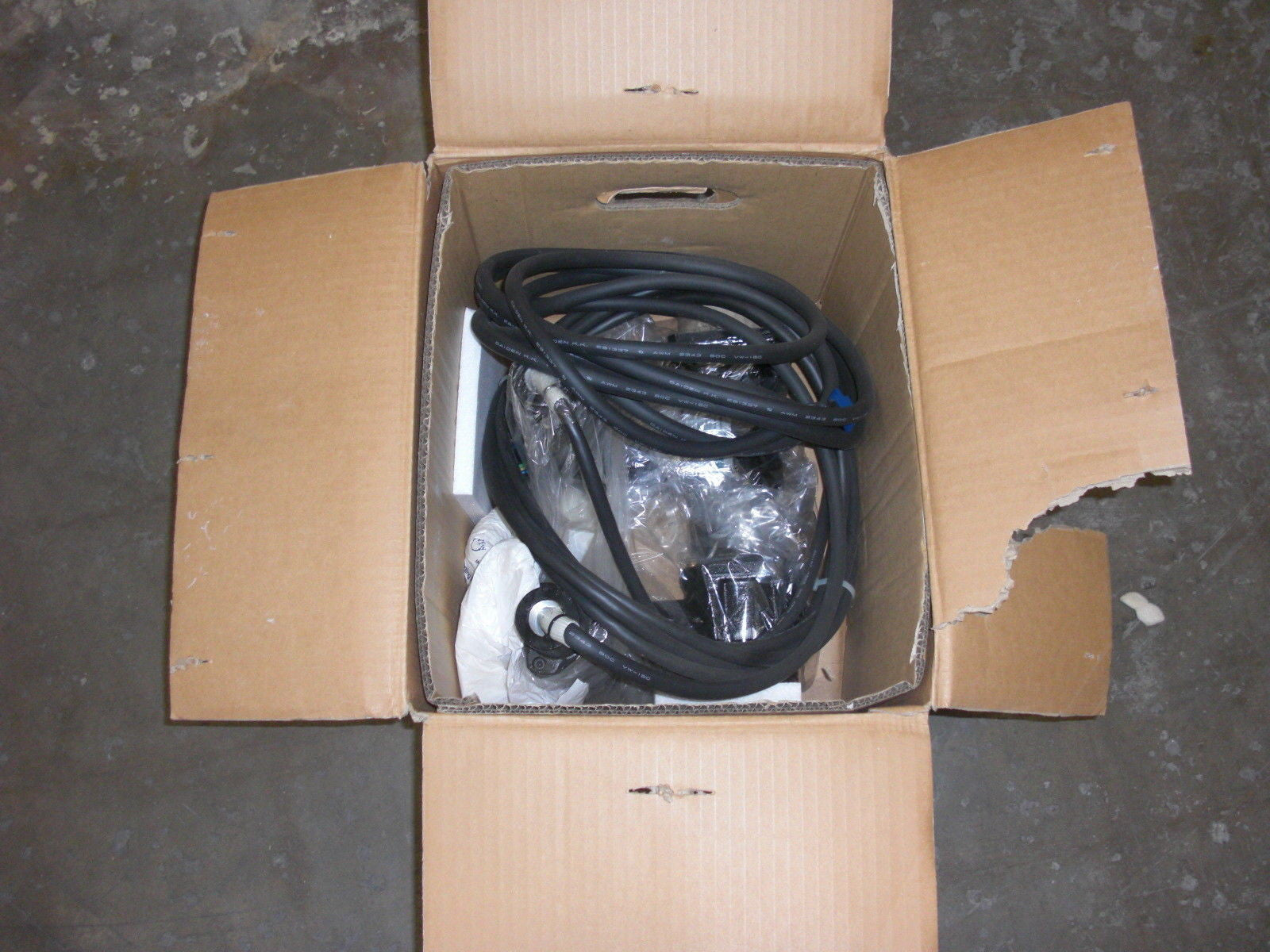 YASKAWA USASGM-05-HGA1 *NEW IN THE BOX*