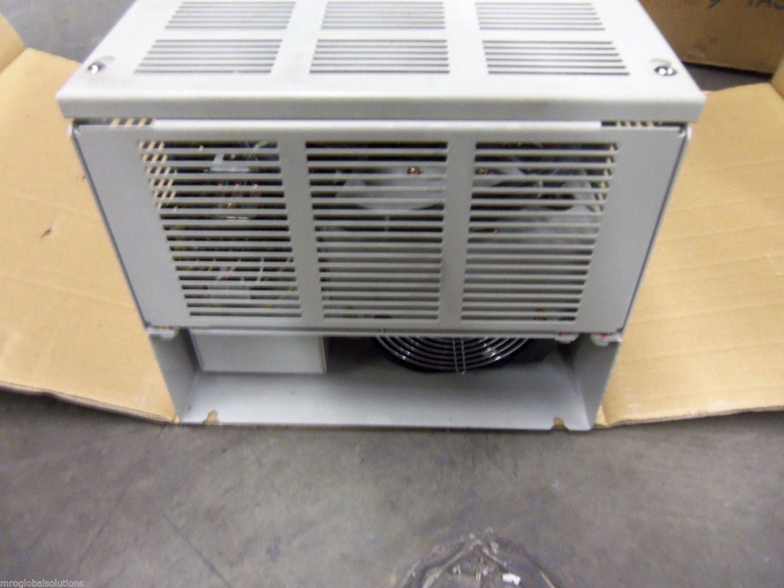 YASKAWA VARISPEED 656RC5 CIMR-R5U4045  25 HP INVERTER *NEW IN BOX*