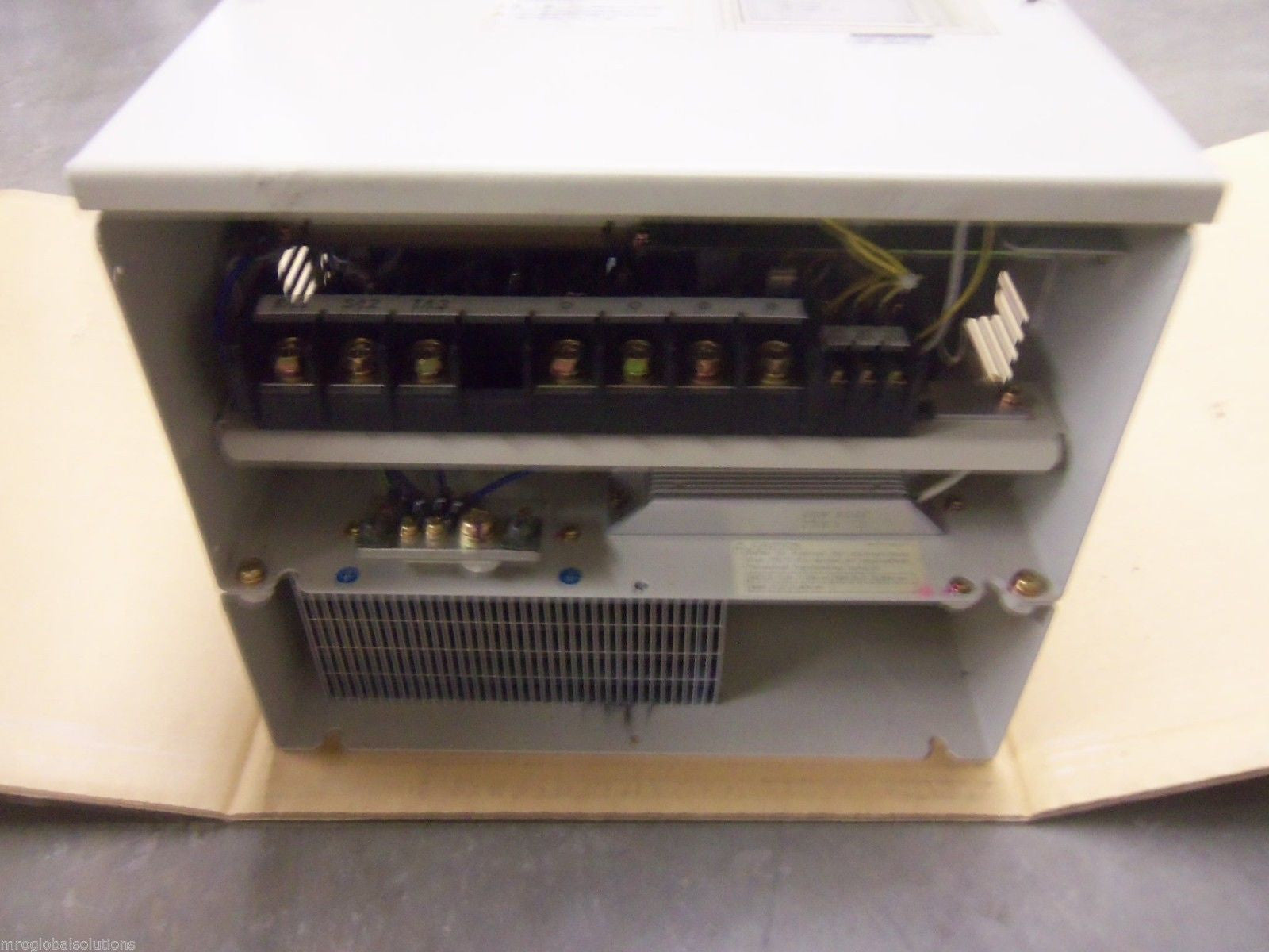 YASKAWA VARISPEED 656RC5 CIMR-R5U4045  25 HP INVERTER *NEW IN BOX*