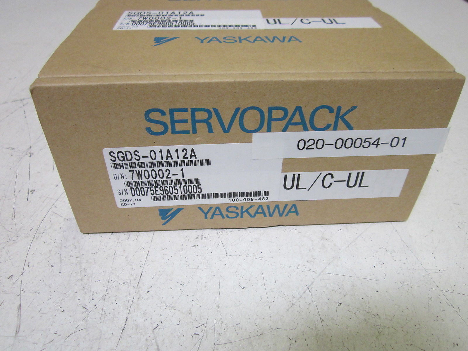 YOKAGAWA SGDS-01A12A SERVO DRIVE *NEW IN BOX*