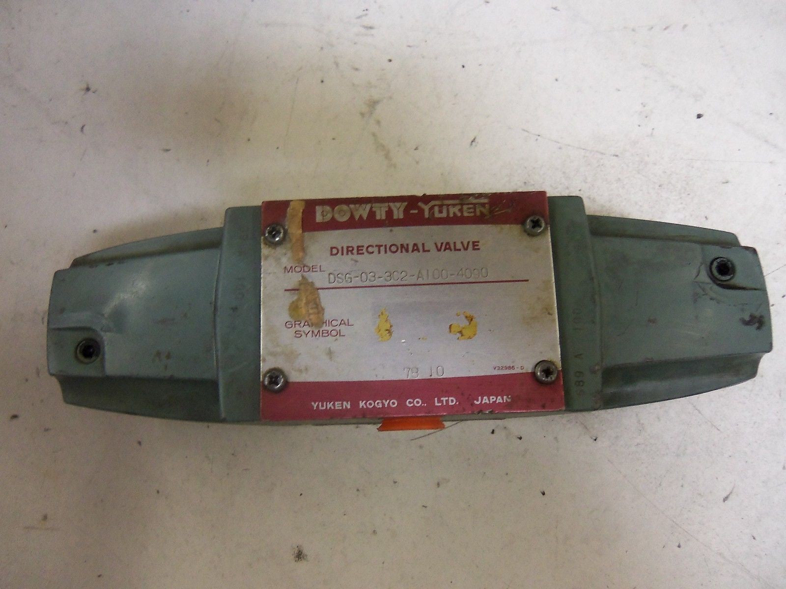 YUKEN DSG-03-3C2-A100-4090 *USED*